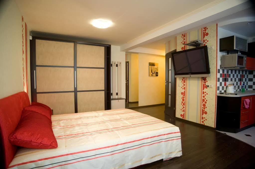Queens Apartments Lviv Exterior photo